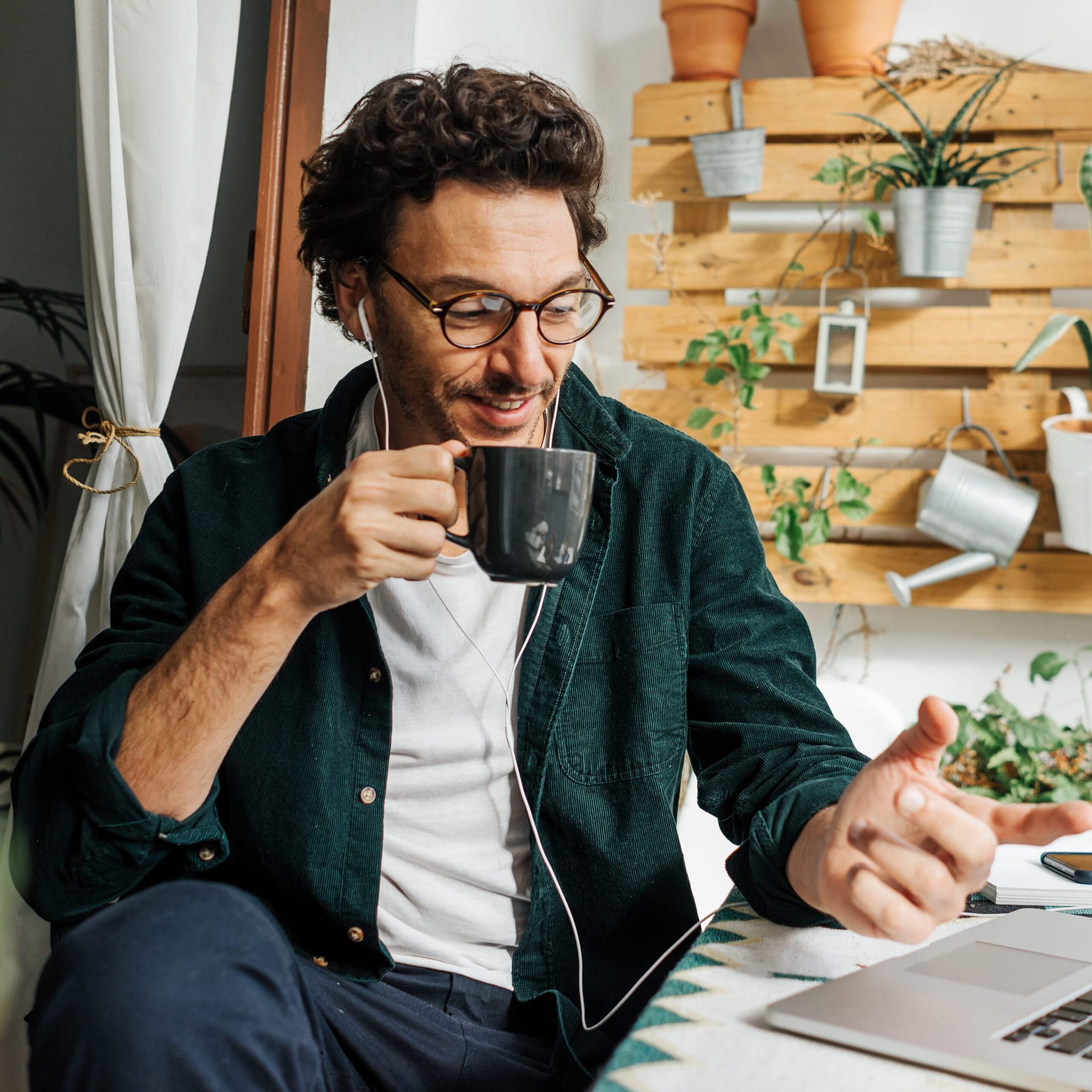 AdobeStock_402862975 simple to use board governance portal for smaller organisations